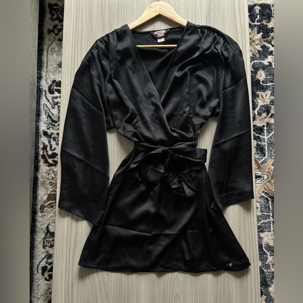 Victoria’s Secret Black Satin Robe – Size XS/S